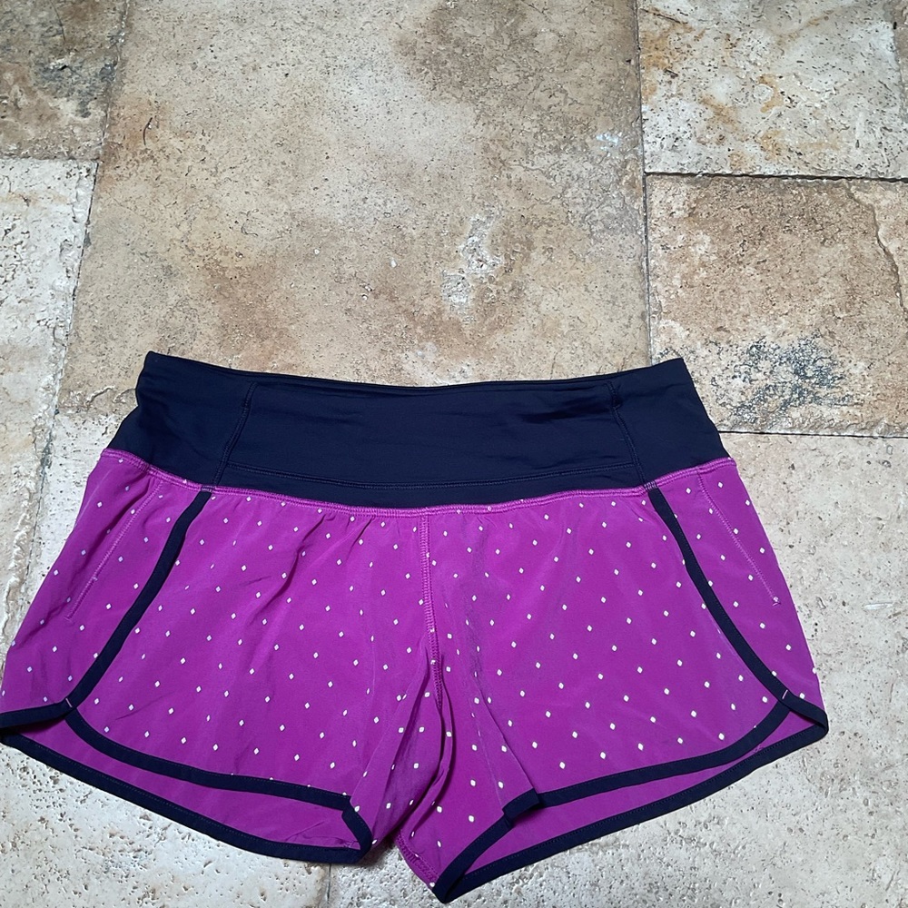 Lululemon speed shorts Nightfall Reflective size 6 violet